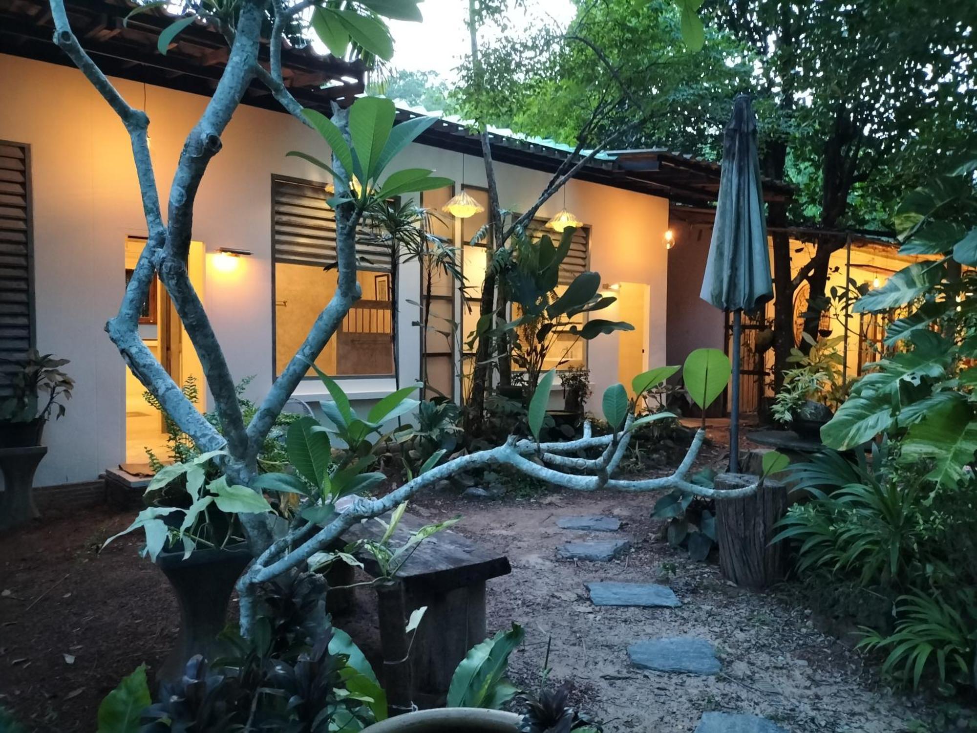 Baan Hotelier Resort Trat Exteriör bild